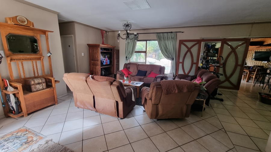 8 Bedroom Property for Sale in Die Bos Western Cape